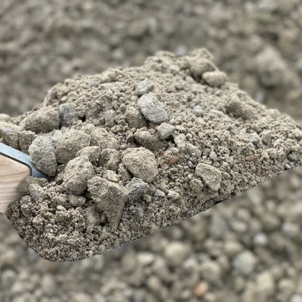 Knust Beton 0/32 mm brugt som stabilt underlag i indkørsel.
